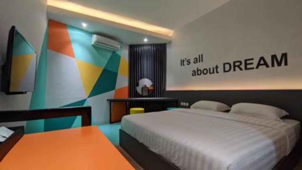 Alexander Hotel Tegal Экстерьер фото
