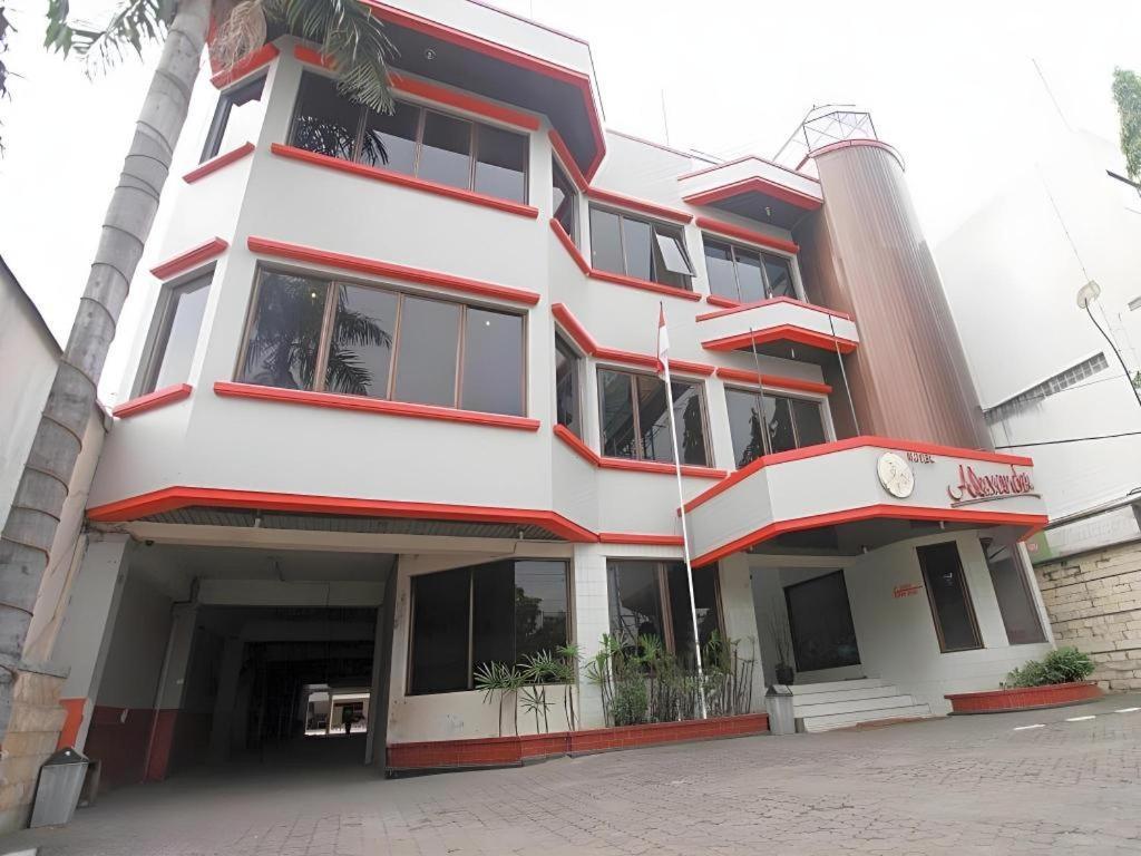 Alexander Hotel Tegal Экстерьер фото