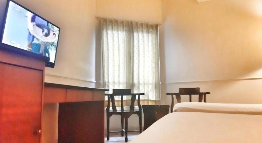 Alexander Hotel Tegal Экстерьер фото