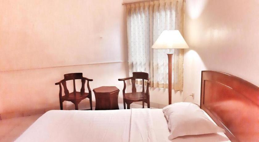 Alexander Hotel Tegal Экстерьер фото