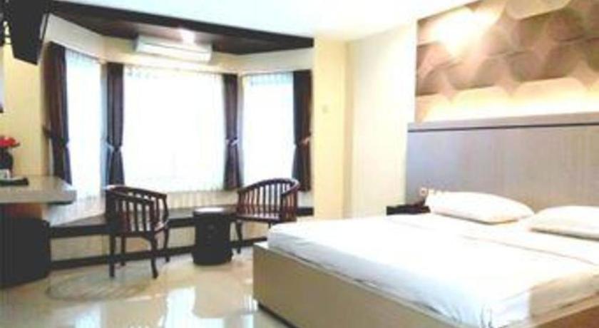 Alexander Hotel Tegal Экстерьер фото
