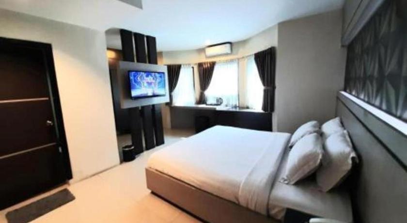 Alexander Hotel Tegal Экстерьер фото